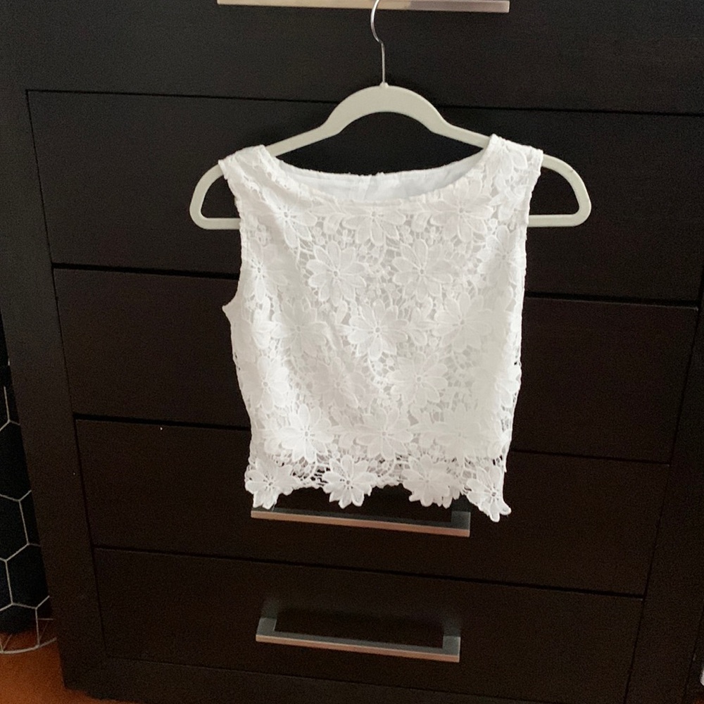 Cropped lace top